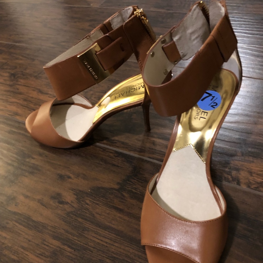 Michael Kors heels size 7.5